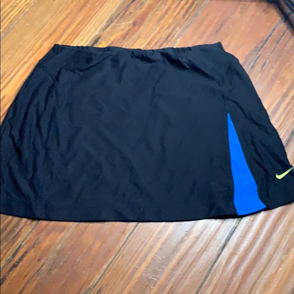 Nike Dresses & Skirts - Nike black athletic skirt XS S